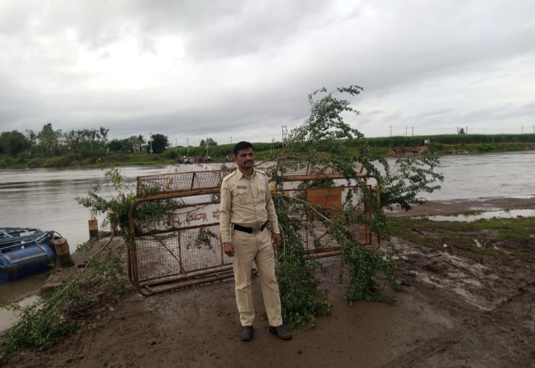 ಅವರಾದಿ ಸೇತವೆ ಜಲಾವೃತ, ಸಂಚಾರ ಸ್ಥಗಿತ