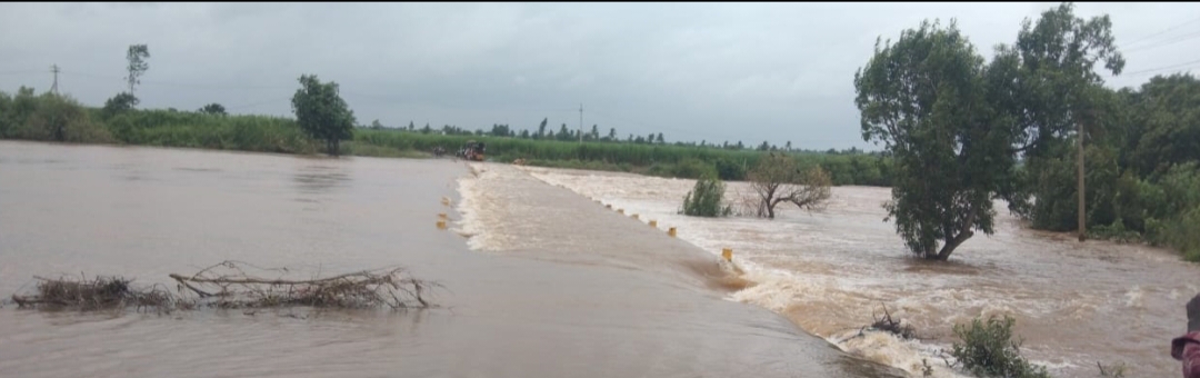 ಐದು ಸೇತುವೇಗಳು ಜಲಾವೃತ್ತ ಸಂಚಾರ ಅಸ್ಥವ್ಯಸ್ಥ