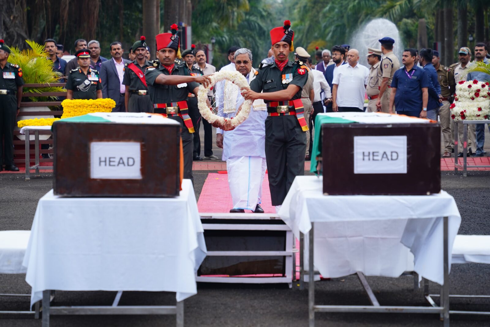 ಅಪಘಾತದಲ್ಲಿ ಮೃತ ಯೋಧರಿಗೆ ಸಿಎಂ ಅಂತಿಮ ಗೌರವ