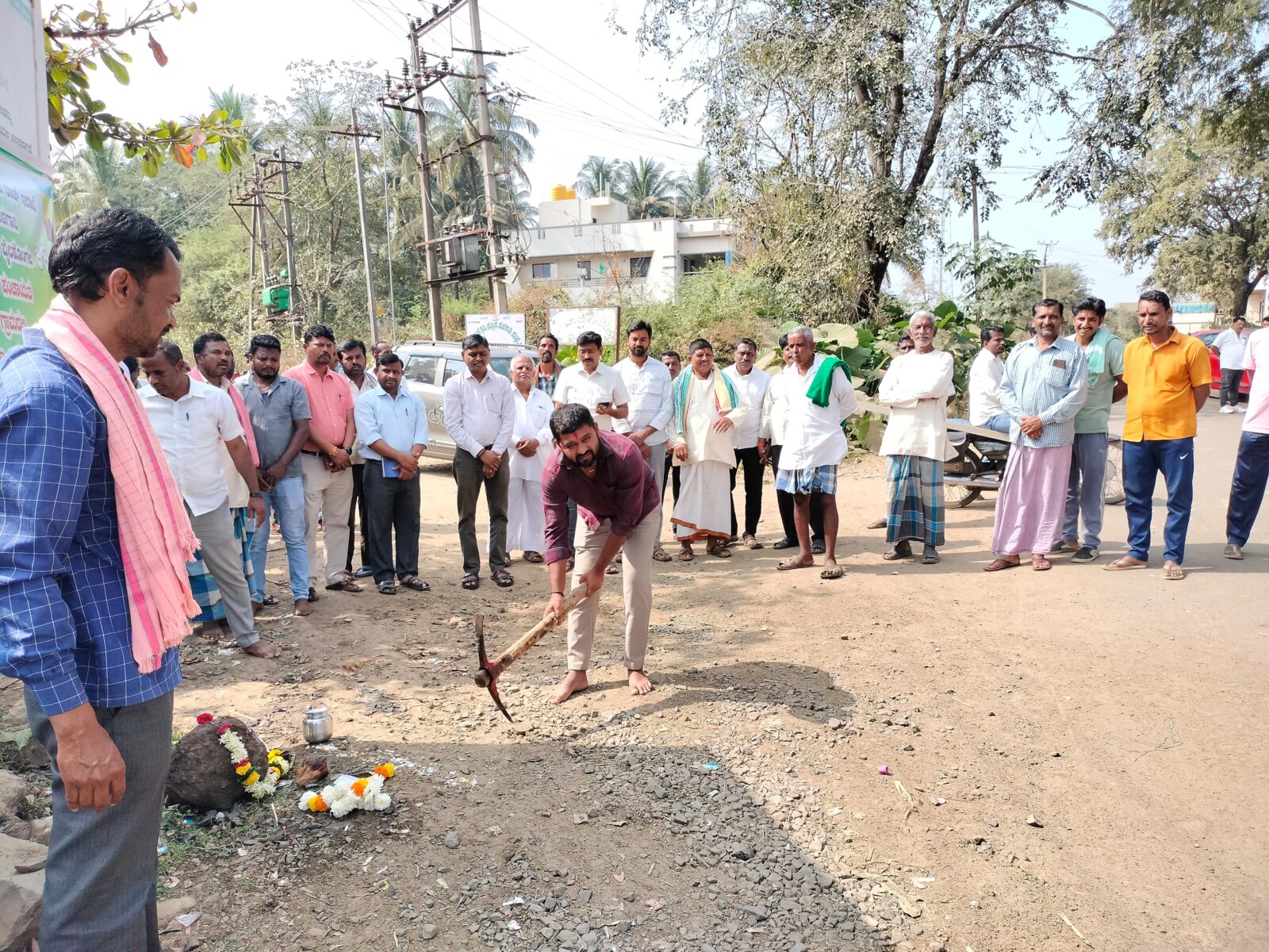 ಸಣ್ಣ ಸಣ್ಣ ಹಳ್ಳಿಗಳಿಂದ ಕೂಡಿದ ದೇಶ ಭಾರತ.‌ಆದರೆ ಮಾತ್ರ ದೇಶ ಅಭಿವೃದ್ಧಿಯಾದಂತೆ ಎಂದು ಮರೀಕಟ್ಟಿ ಗ್ರಾಪಂ ಅಧ್ಯಕ್ಷ ವಿಠ್ಠಲ ತಳವಾರ ಅಭಿಪ್ರಾಯ