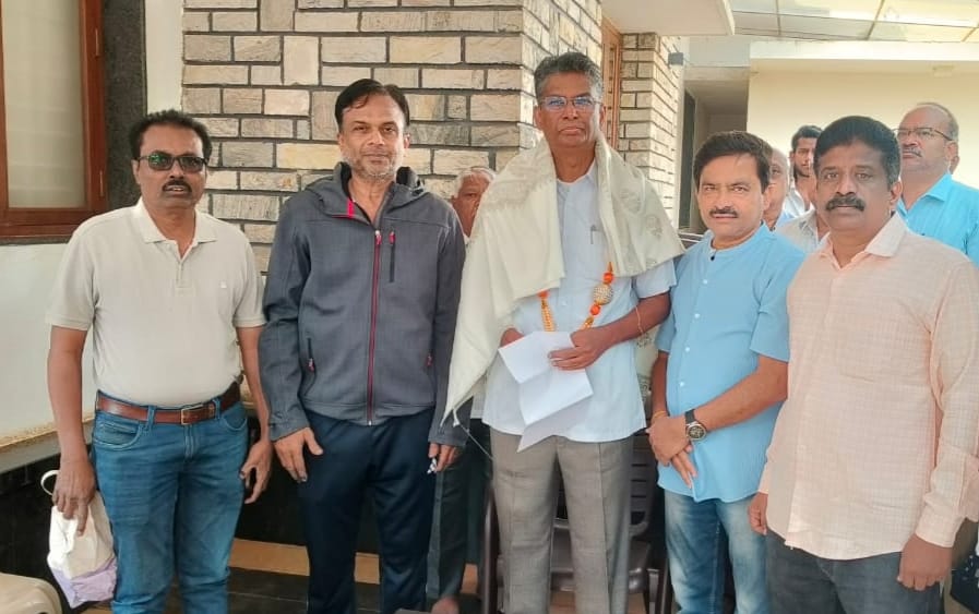 ಬೆಳಗಾವಿ ಪತ್ರಕರ್ತರ ಭವನಕ್ಕೆ 9 ಕೋಟಿ 90. ಲಕ್ಷ ರೂ ಮಂಜೂರು.ಸಚಿವ ಸತೀಶ ಜಾರಕಿಹೊಳಿಯವರಿಗೆ ಬೆಳಗಾವಿ ಪತ್ರಕರ್ತರ ಸಂಘದ ವತಿಯಿಂದ ಸನ್ಮಾನ