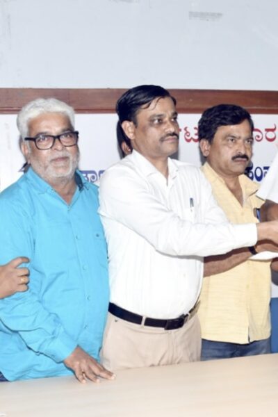 ಪತ್ರಕರ್ತರಿಂದ ಜಿಲ್ಲಾ ಉಸ್ತುವಾರಿ ಸಚಿವರಿಗೆ ಸನ್ಮಾನ  ಮುಂದಿನ ಅಧಿವೇಶನ ವೇಳೆಗೆ ಪತ್ರಿಕಾ ಭವನ ಲೋಕಾರ್ಪಣೆ: ಸಚಿವ ಸತೀಶ್ ಜಾರಕಿಹೊಳಿ ಭರವಸೆ