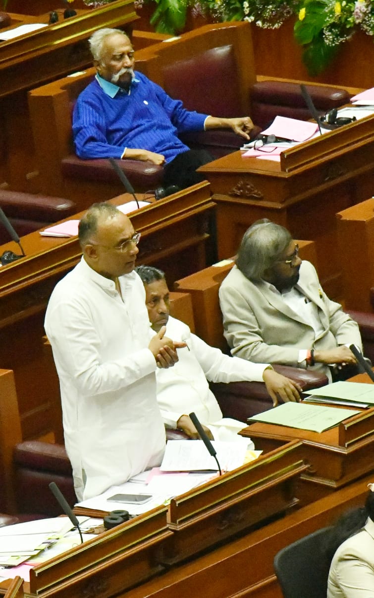 ಆಸ್ಪತ್ರೆಗಳಲ್ಲಿ ಖಾಲಿ ಇರುವ ವೈದ್ಯರು, ನರ್ಸ್, ಫಾರ್ಮಸಿಸ್ಟ್ ಹುದ್ದೆಗಳನ್ನು ತಿಂಗಳೊಳಗೆ ಭರ್ತಿಗೆ ಕ್ರಮ.: ಸಚಿವ ದಿನೇಶ್ ಗುಂಡೂರಾವ್