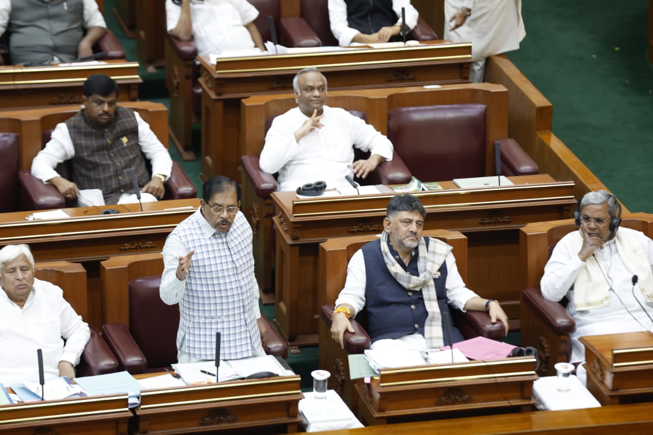 ಮೂರು ತಿಂಗಳಿನಲ್ಲಿ 545 ಪಿ.ಎಸ್.ಐ. ಹುದ್ದೆಗಳ ಭರ್ತಿ ಗೃಹ ಸಚಿವ – ಡಾ. ಜಿ. ಪರಮೇಶ್ವರ್ ಮೂರು ತಿಂಗಳಿನಲ್ಲಿ 545 ಪಿ.ಎಸ್.ಐ. ಹುದ್ದೆಗಳ ಭರ್ತಿ ಗೃಹ ಸಚಿವ – ಡಾ. ಜಿ. ಪರಮೇಶ್ವರ್