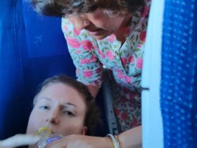 ಗೋವಾ–ನವದೆಹಲಿ ವಿಮಾನದಲ್ಲಿ ಜೀವ ಉಳಿಸಿದ ಡಾ. ಅಂಜಲಿ ನಿಂಬಾಳ್ಕರ್ ಗೋವಾ–ನವದೆಹಲಿ ವಿಮಾನದಲ್ಲಿ ಜೀವ ಉಳಿಸಿದ ಡಾ. ಅಂಜಲಿ ನಿಂಬಾಳ್ಕರ್