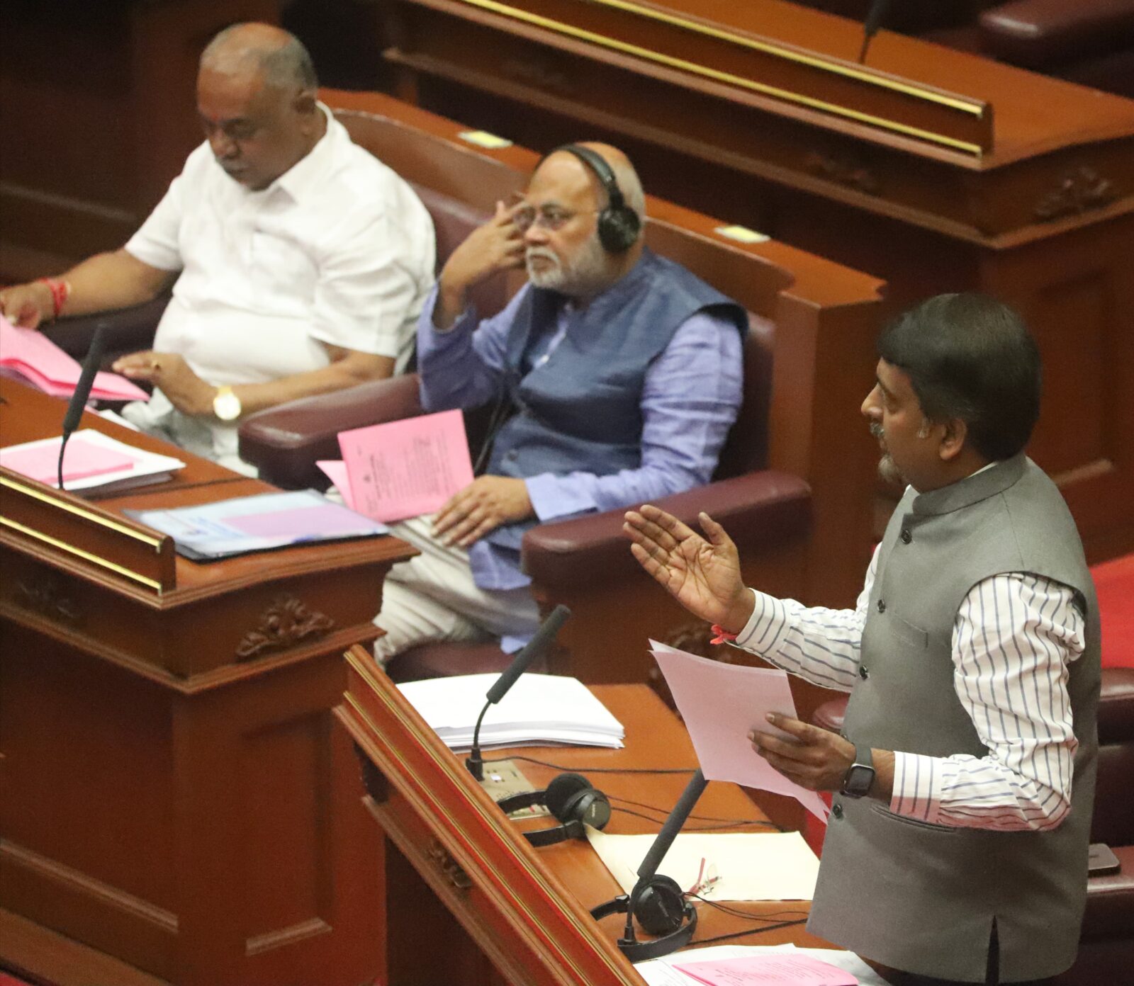 ಬೌದ್ಧ ಬಿಕ್ಕುಗಳಿಗೆ ಮಾಸಿಕ ಸಂಭಾವನೆ ಪರಿಶೀಲನೆ