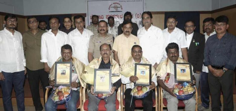 ಮಾಧ್ಯಮ ಅಕಾಡೆಮಿ ಪ್ರಶಸ್ತಿ ಪಡೆದ ಉತ್ತರ ಕರ್ನಾಟಕದ ಪತ್ರಕರ್ತರಿಗೆ ಬೆಳಗಾವಿಯಲ್ಲಿ ಸನ್ಮಾನ.